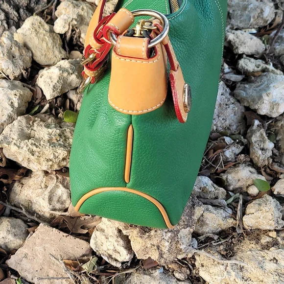 ‼️SOLD‼️ Vintage Dooney & Bourke AWL2 Grass Green Slouch Bag - Picture 4 of 12